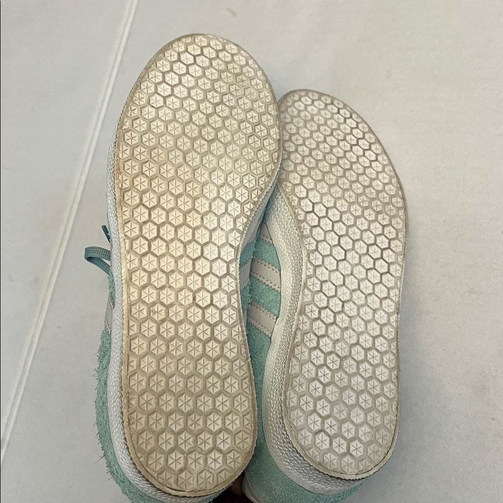 ADIDAS GAZELLE SNEAKERS HAZY GREEN WOMENS 6.5 - Picture 6 of 12